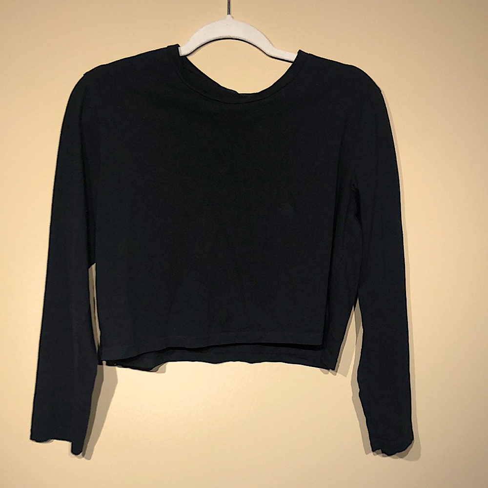 Black Longsleeve Crop Top
